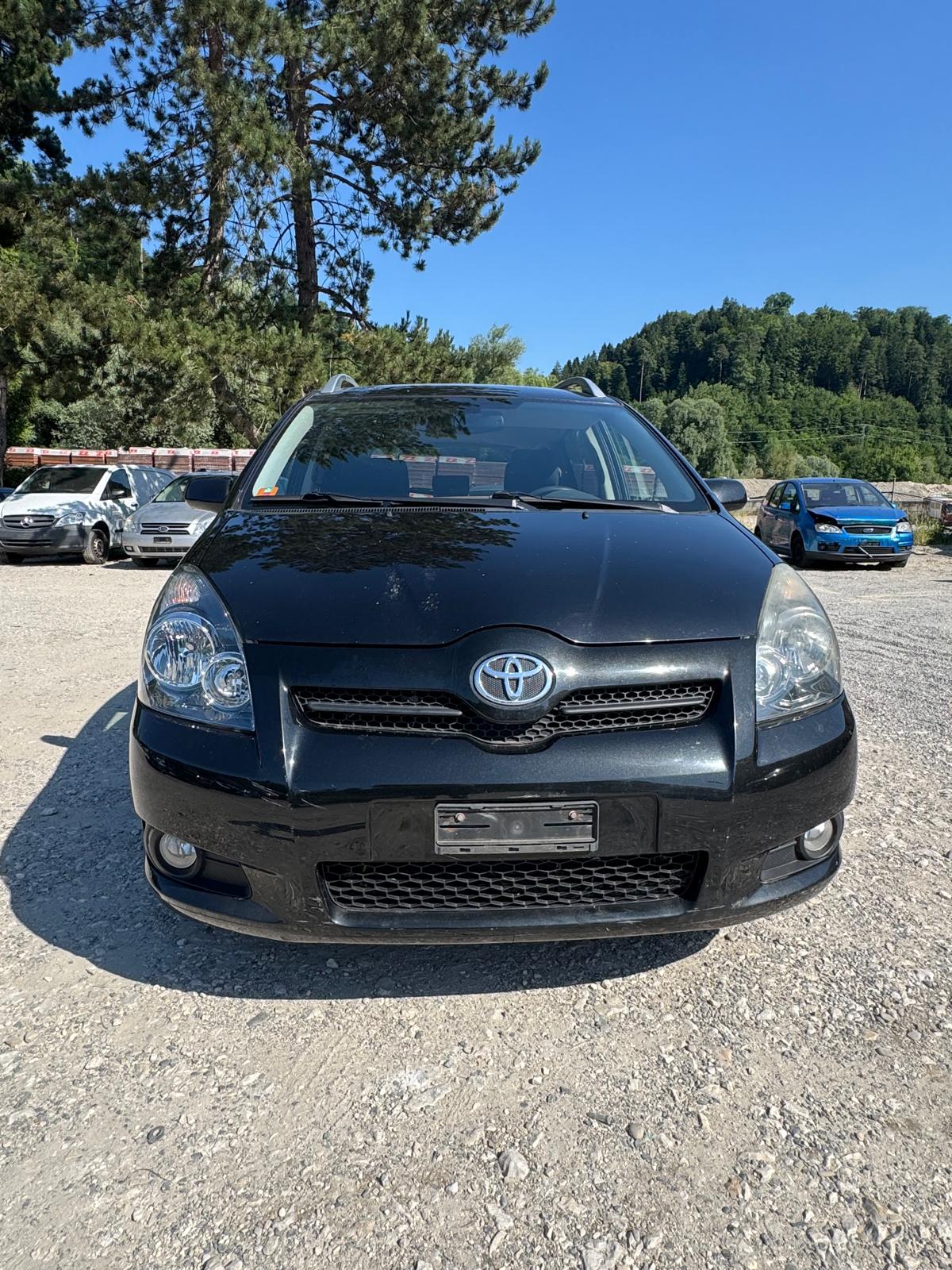 TOYOTA Corolla Verso 2.2 D-4D Linea Luna-image-6