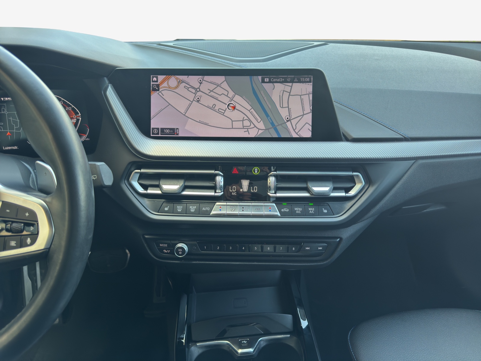 BMW M135i xDrive Steptronic-image-10