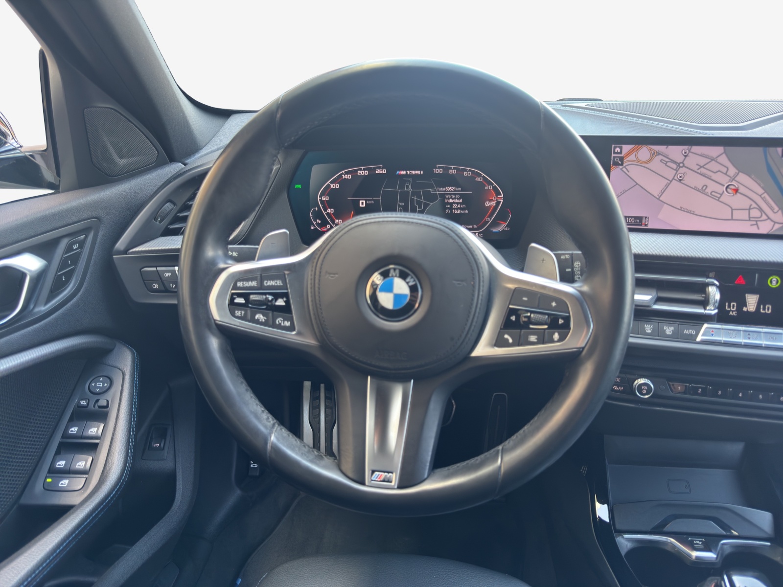 BMW M135i xDrive Steptronic-image-9