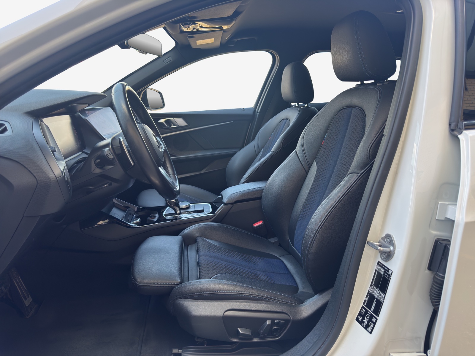 BMW M135i xDrive Steptronic-image-7
