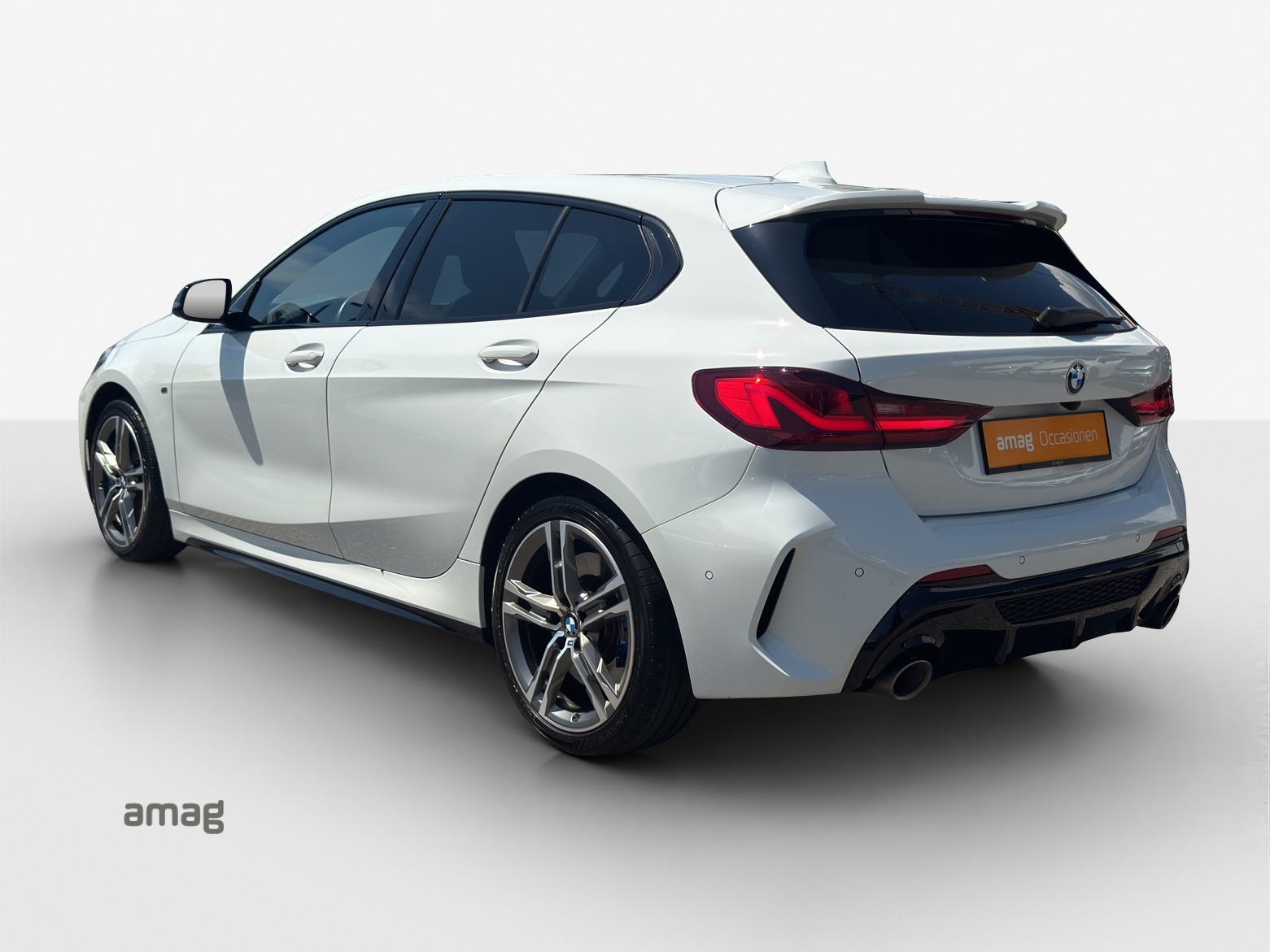 BMW M135i xDrive Steptronic-image-2