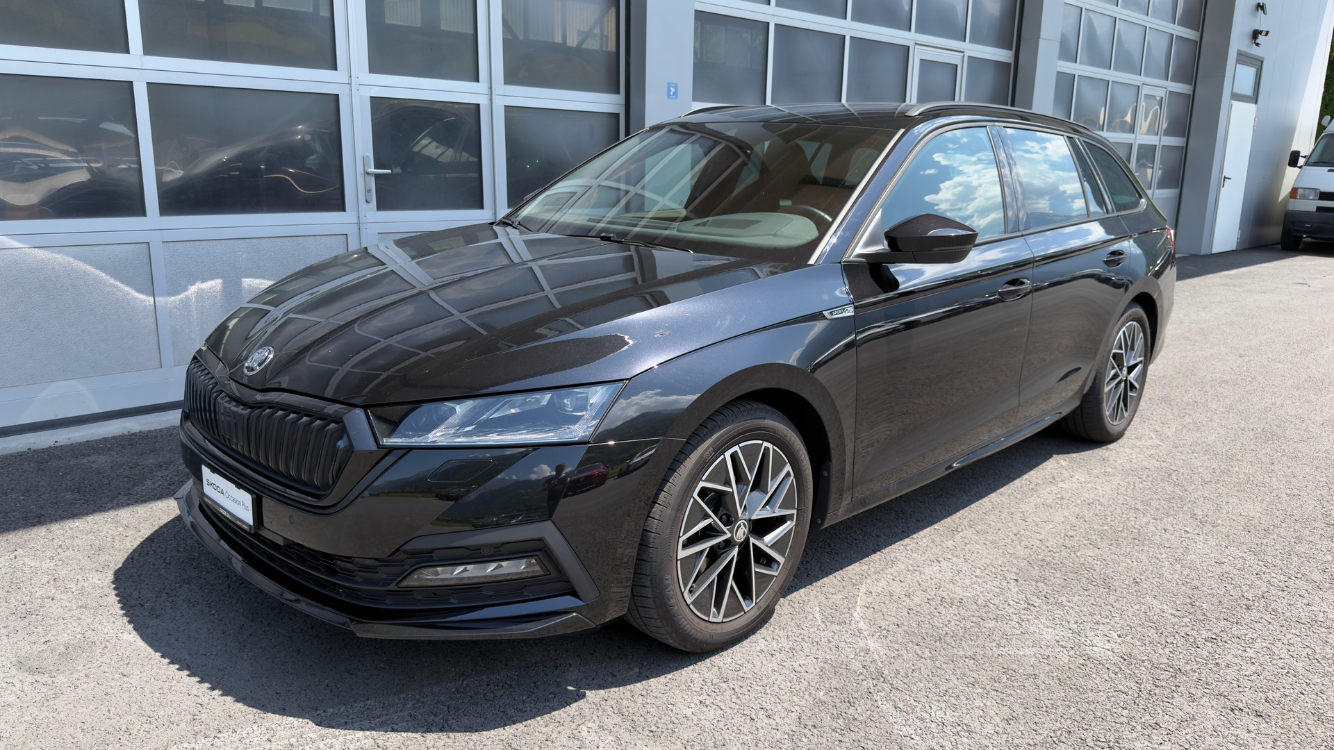 SKODA Octavia Combi 2.0 TSI SportLine 4x4 DSG-image-0