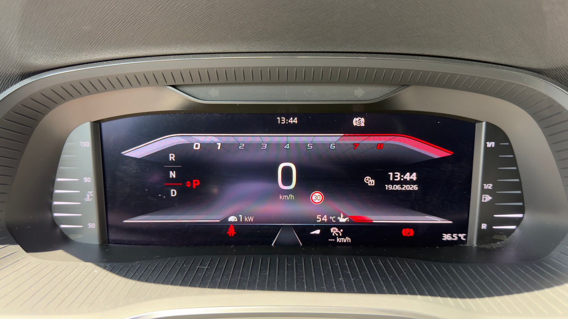 SKODA Octavia Combi 2.0 TSI SportLine 4x4 DSG-image-8