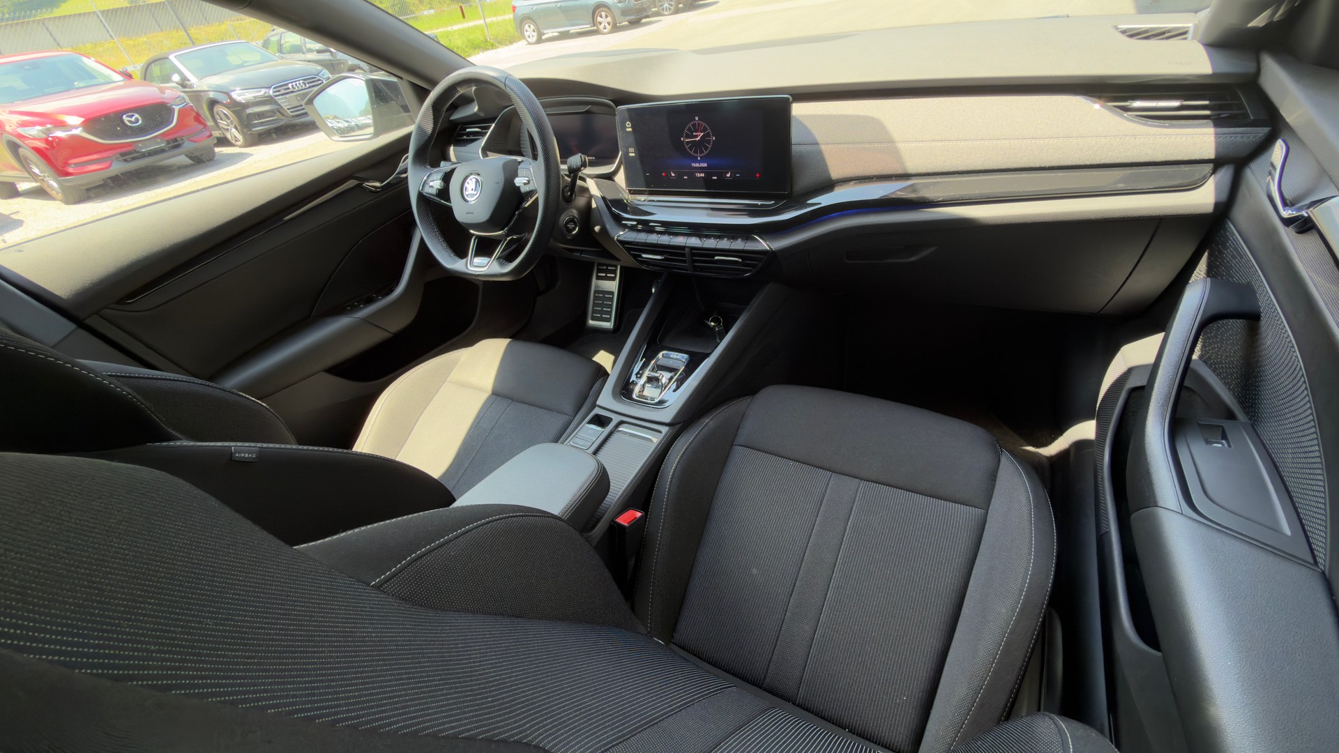 SKODA Octavia Combi 2.0 TSI SportLine 4x4 DSG-image-11