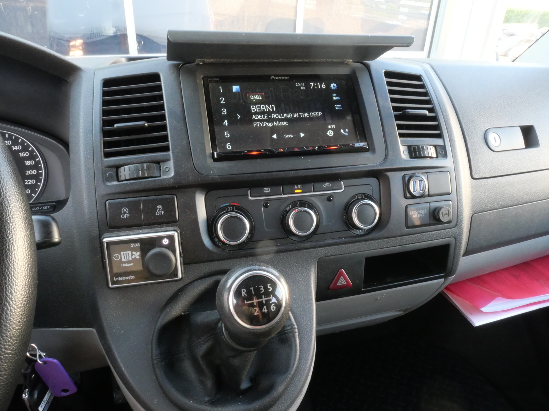 VW T5 California 2.0 TDI Comfortline "Mare Monti" 4Motion-image-21