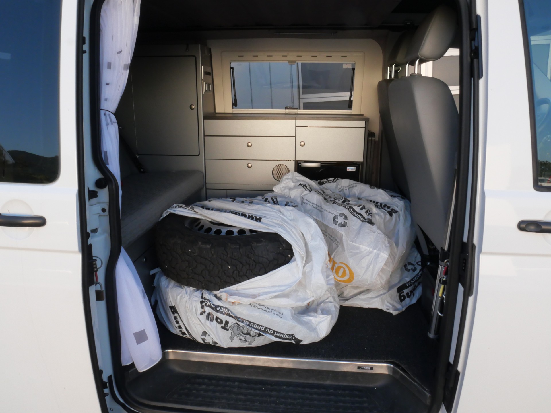 VW T5 California 2.0 TDI Comfortline "Mare Monti" 4Motion-image-12