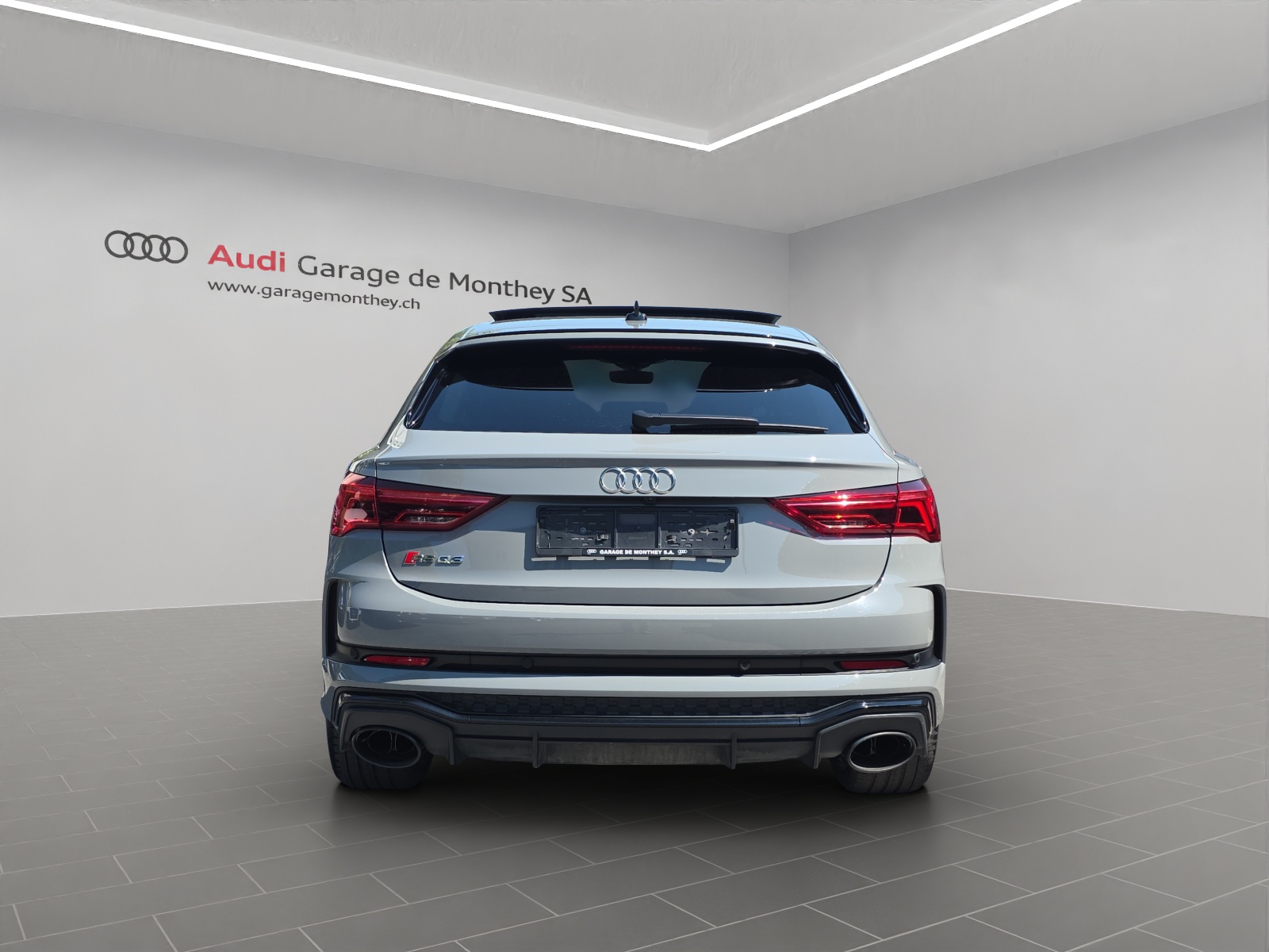 AUDI RS Q3 Sportback quattro S tronic-image-4