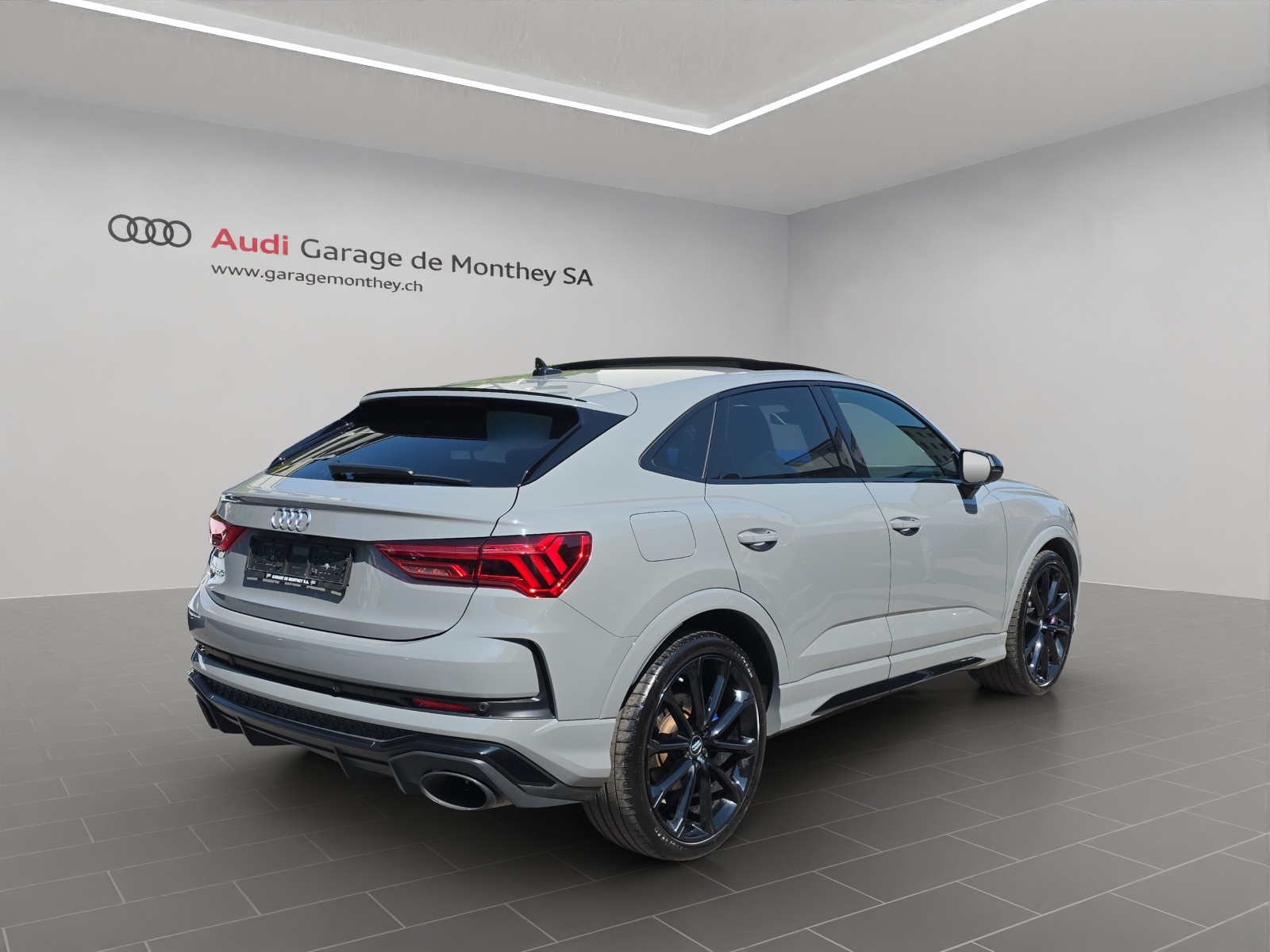 AUDI RS Q3 Sportback quattro S tronic-image-3