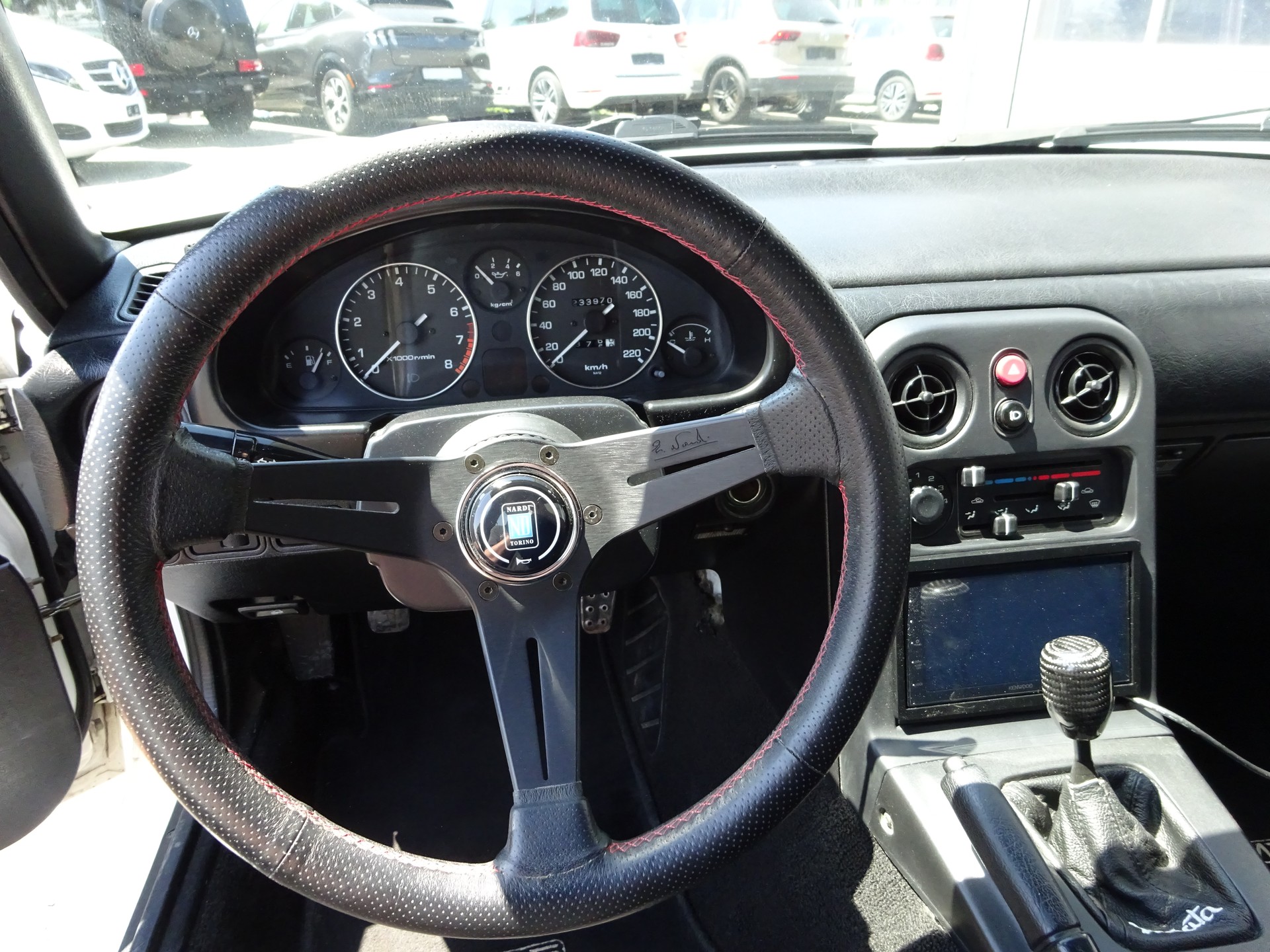 MAZDA MX-5 1.6i-16-image-8