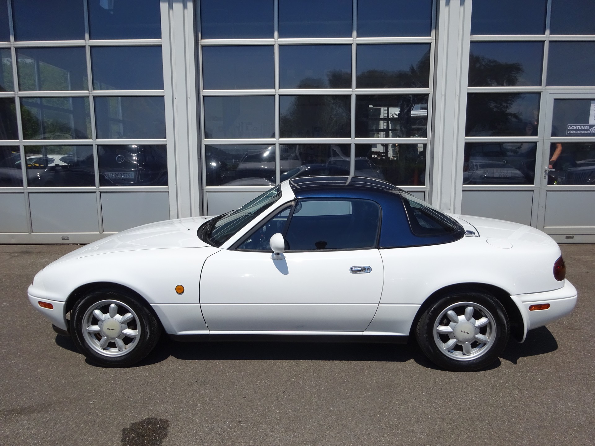 MAZDA MX-5 1.6i-16-image-5