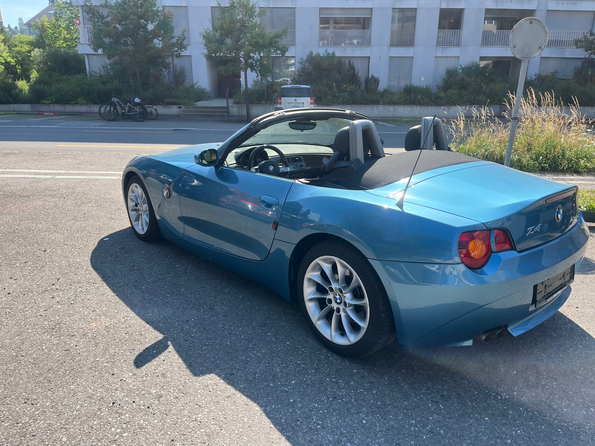 BMW Z4 3.0i Roadster-image-2