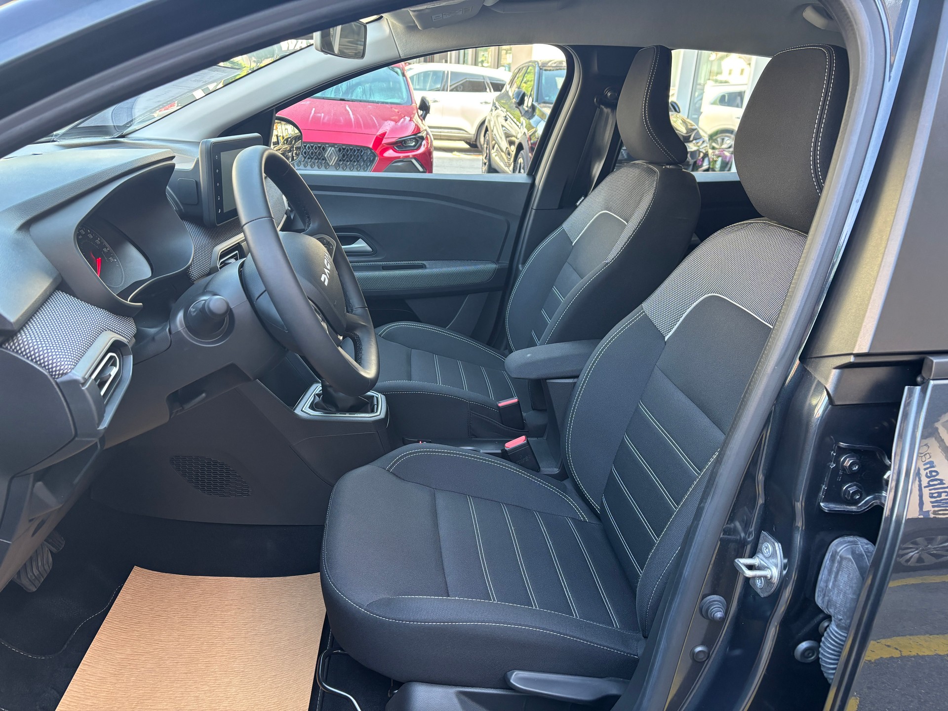 DACIA Sandero 90 Expression CVT-image-5