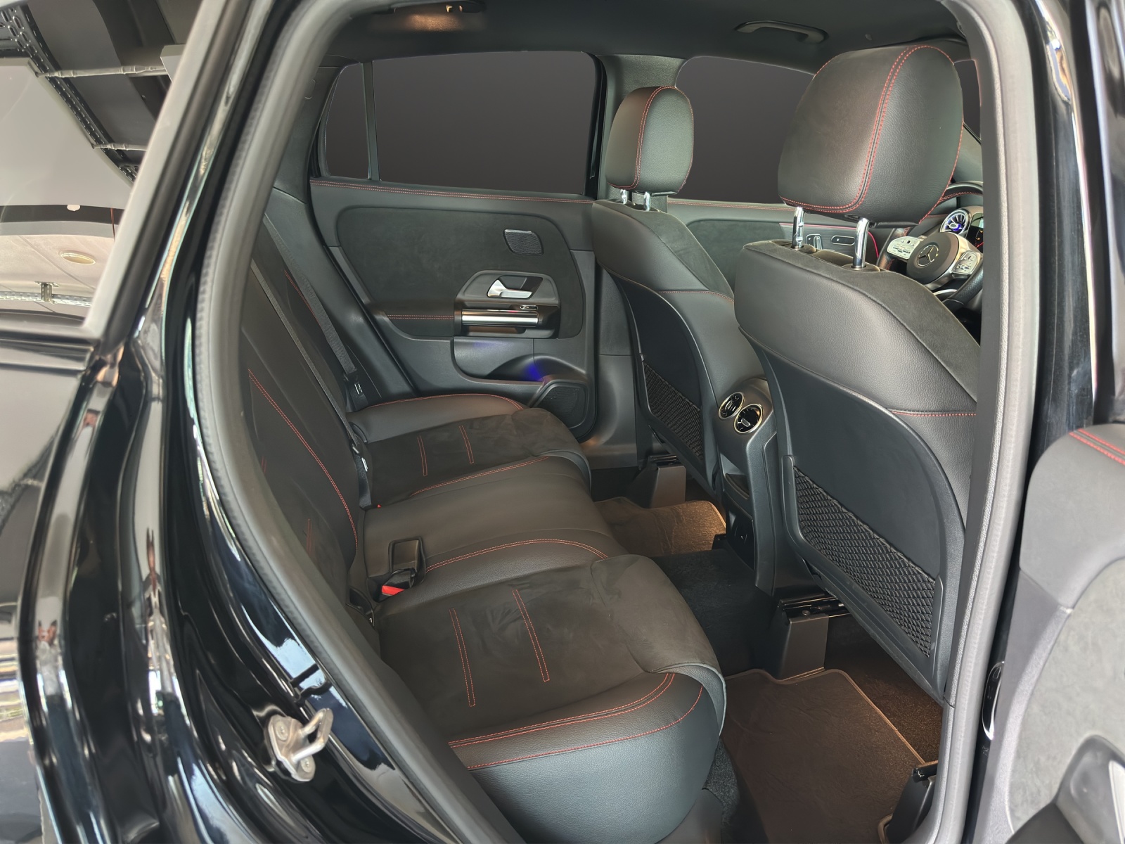 MERCEDES-BENZ GLA 250 AMG Line 4Matic-image-11