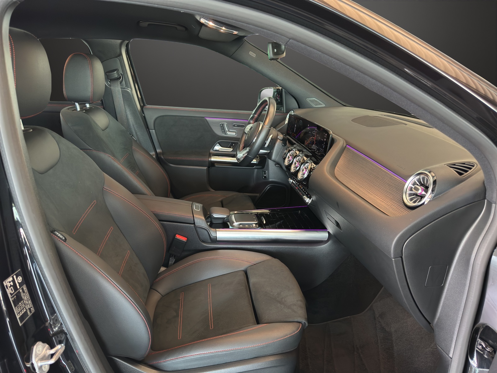 MERCEDES-BENZ GLA 250 AMG Line 4Matic-image-10
