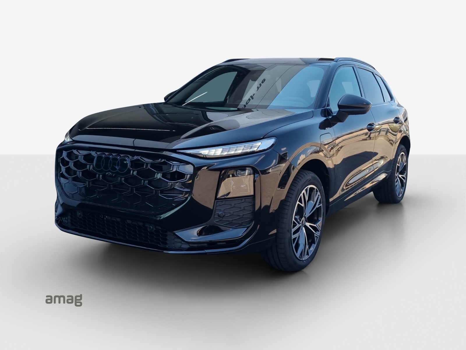 AUDI Q3 SUV e-hybrid 200 kW S tronig