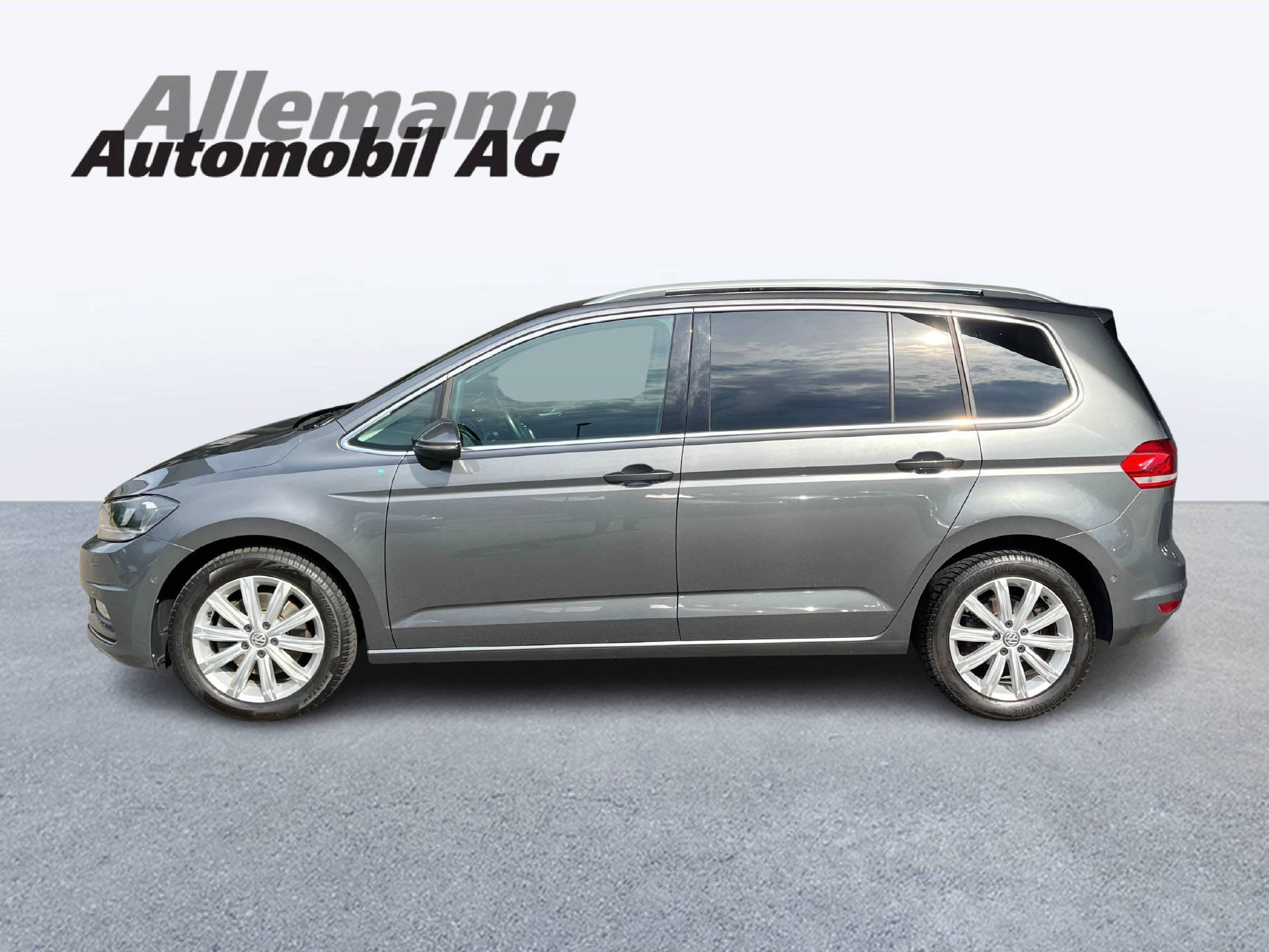 VW Touran 1.4 TSI Highline DSG-image-2