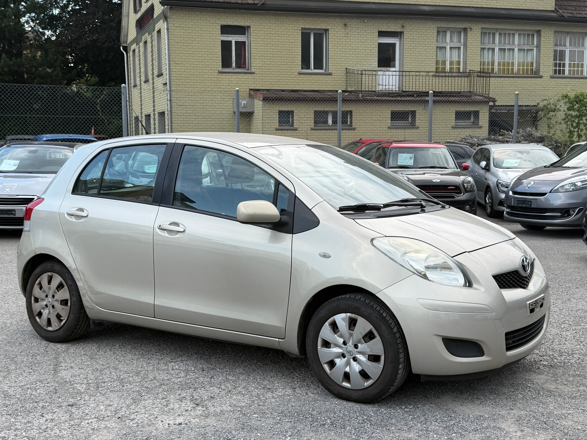 TOYOTA Yaris 1.33 Linea Luna-image-2