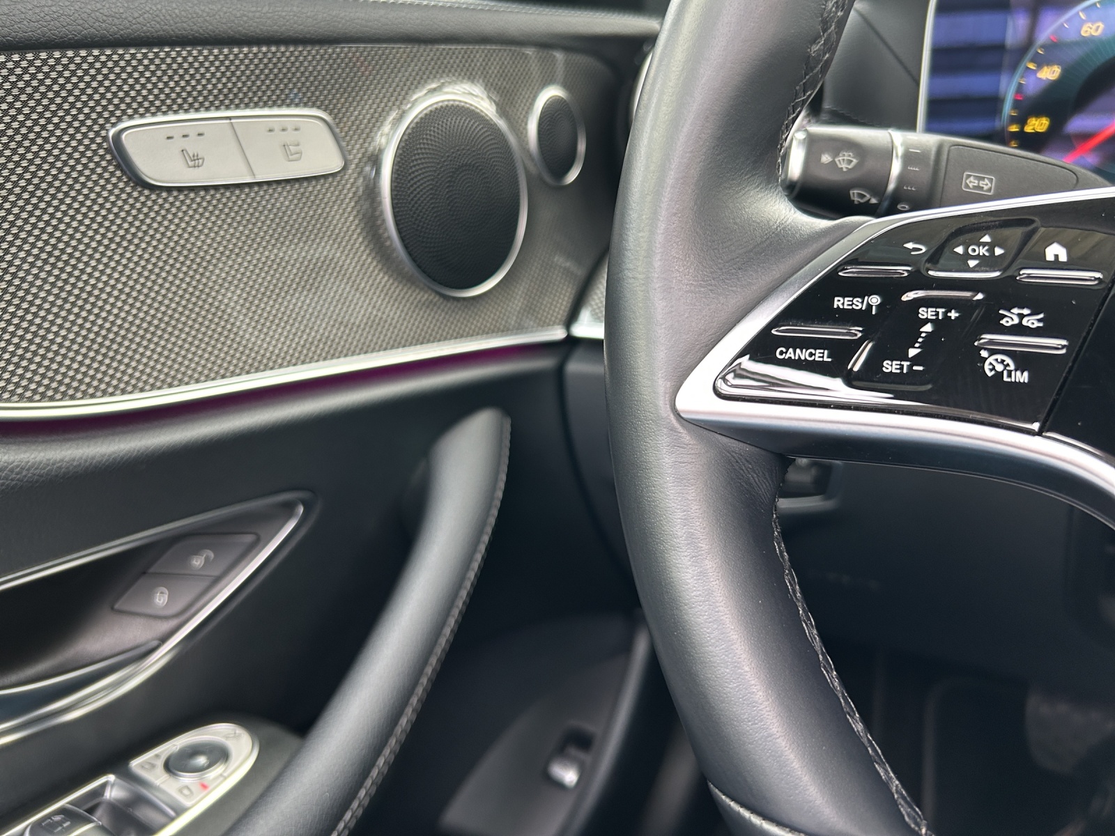 MERCEDES-BENZ E 220 d Cabriolet 4Matic Avantgarde 9G-Tronic-image-12