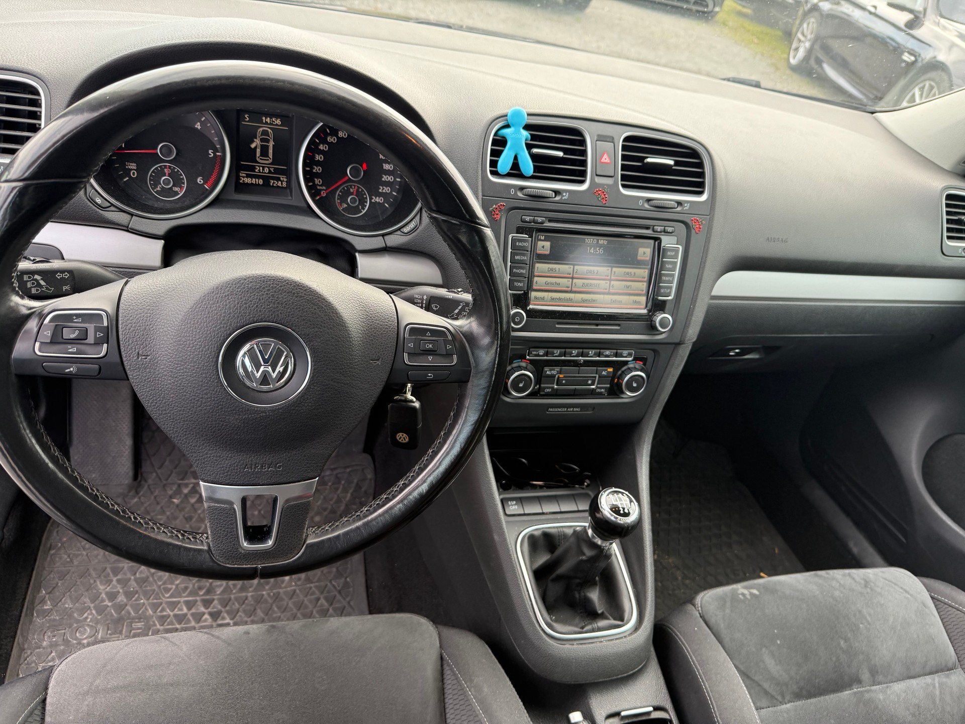 VW Golf 2.0 TDI Comfortline 4Motion-image-9
