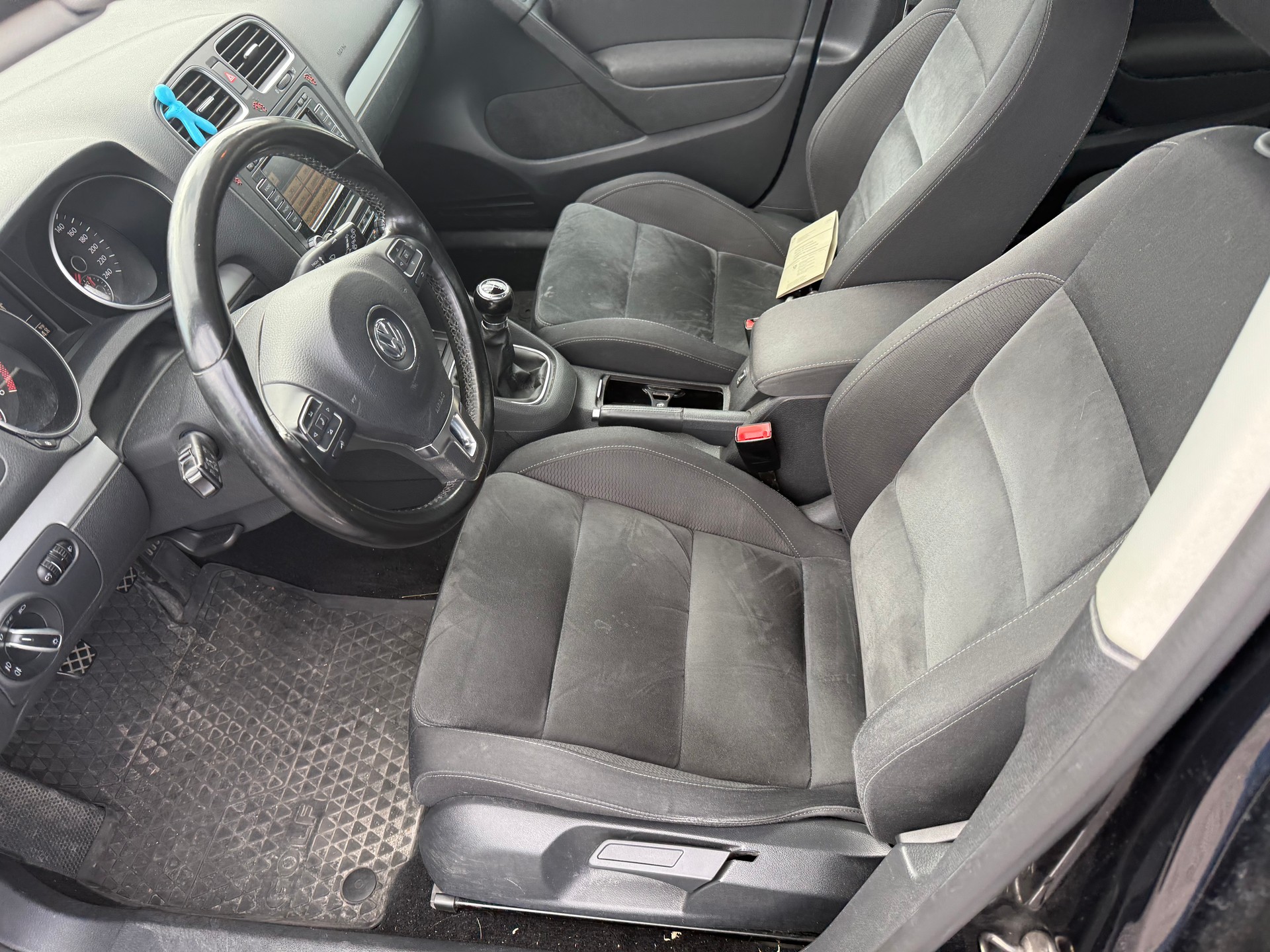 VW Golf 2.0 TDI Comfortline 4Motion-image-8