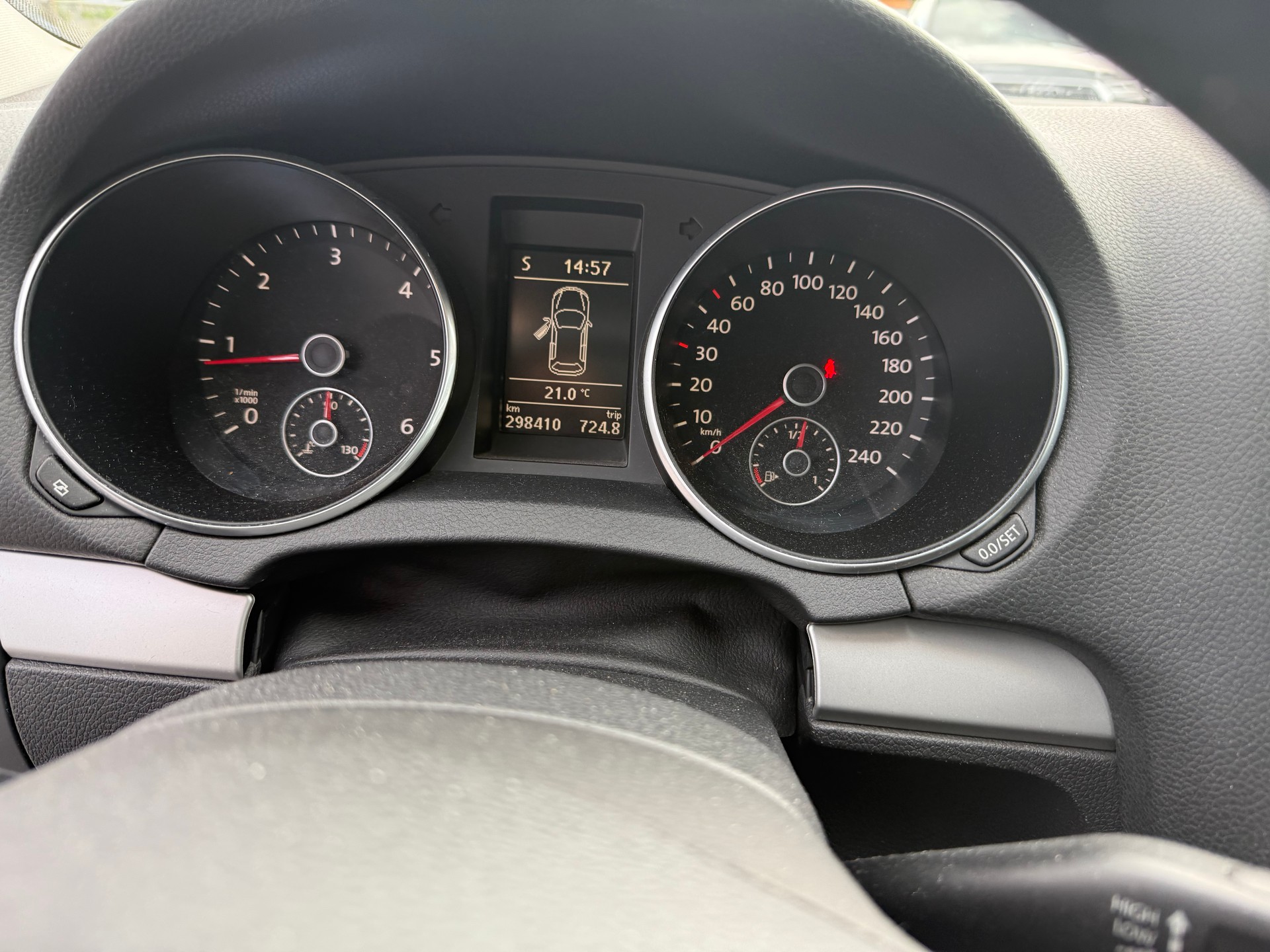 VW Golf 2.0 TDI Comfortline 4Motion-image-10