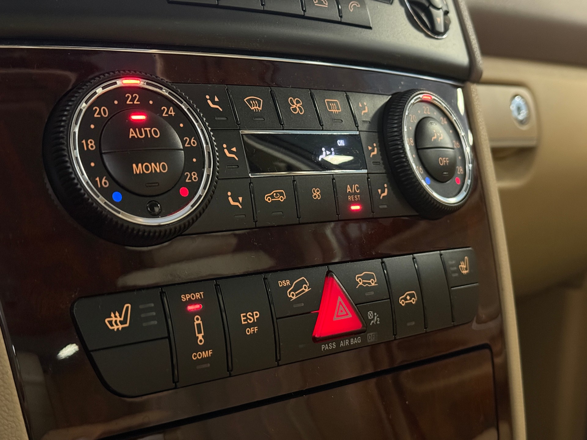 MERCEDES-BENZ ML 500 4Matic 7G-Tronic AMG Line-image-7