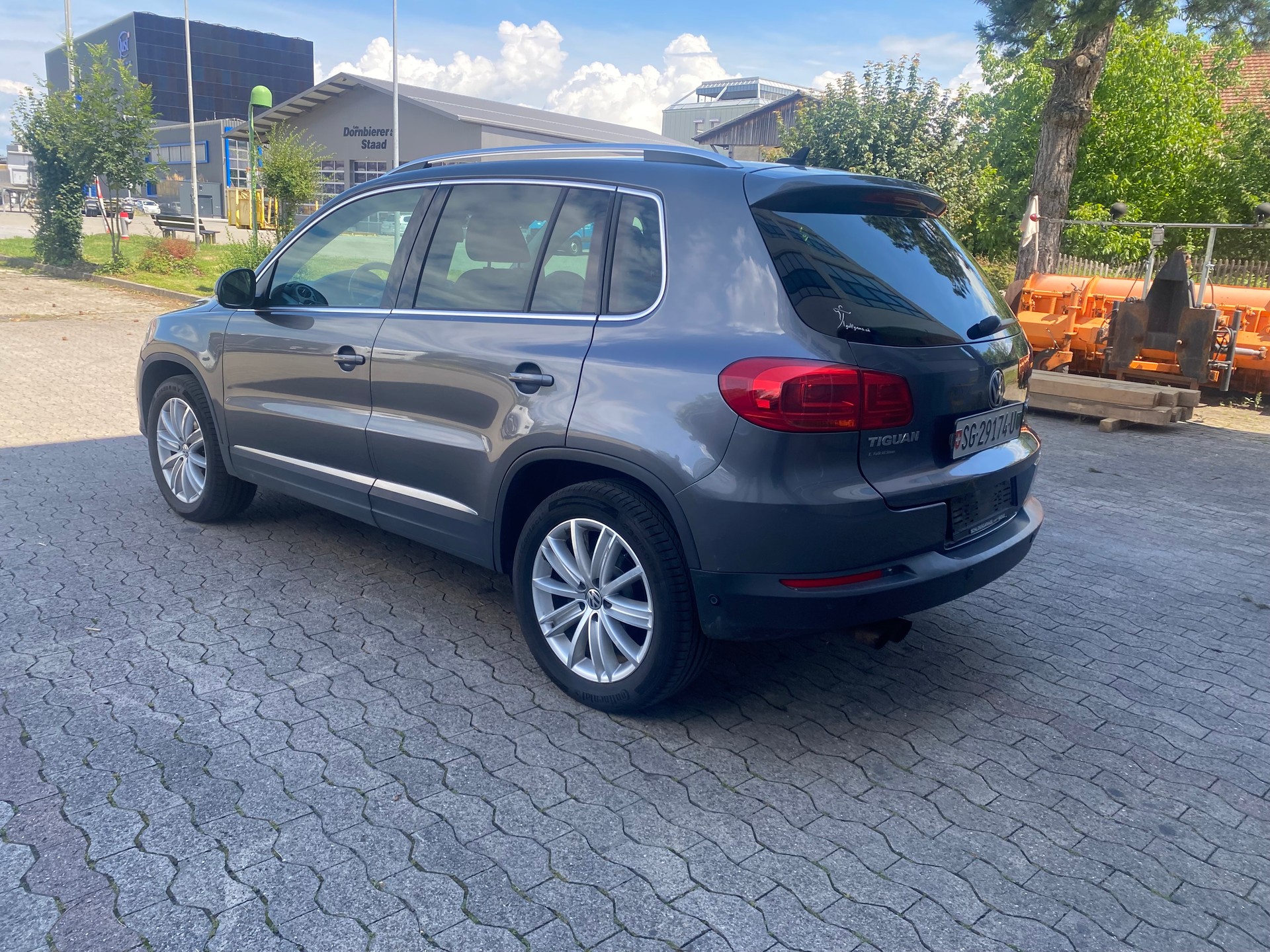 VW Tiguan 2.0 TSI Track&Field 4Motion DSG-image-2