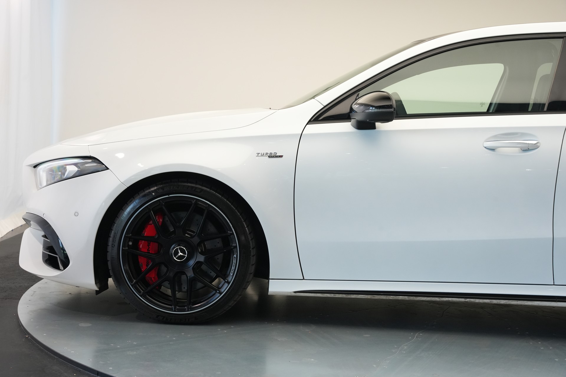 MERCEDES-BENZ A 45 S AMG 4Matic+ Speedshift *CH-Fahrzeug* *Performance Sitze* *Burmester*-image-44