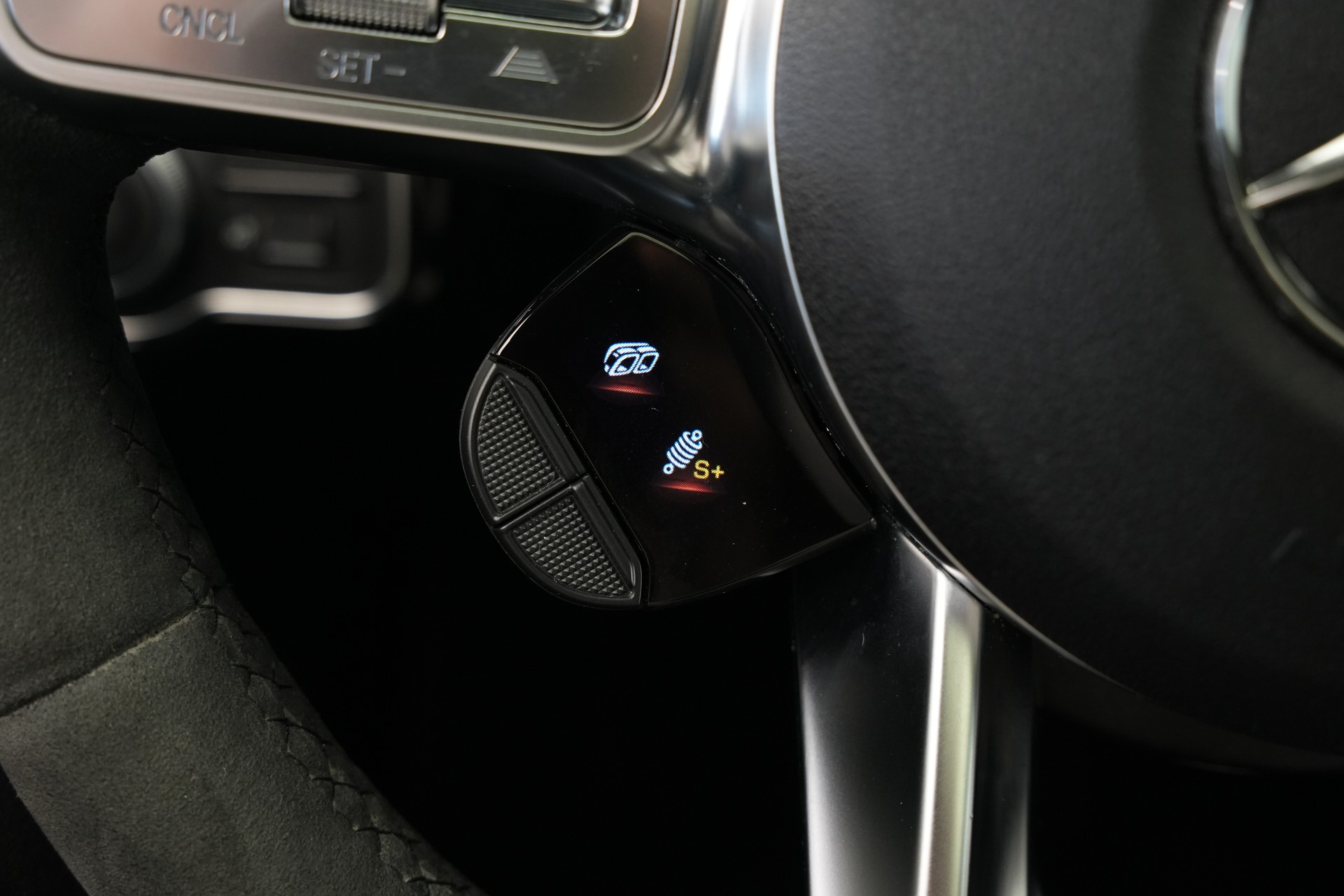 MERCEDES-BENZ A 45 S AMG 4Matic+ Speedshift *CH-Fahrzeug* *Performance Sitze* *Burmester*-image-26