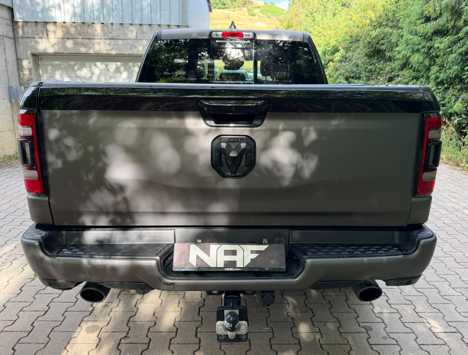 DODGE 1500 Crew Cab. 5.7 Hemi V8 Sport Black-image-5