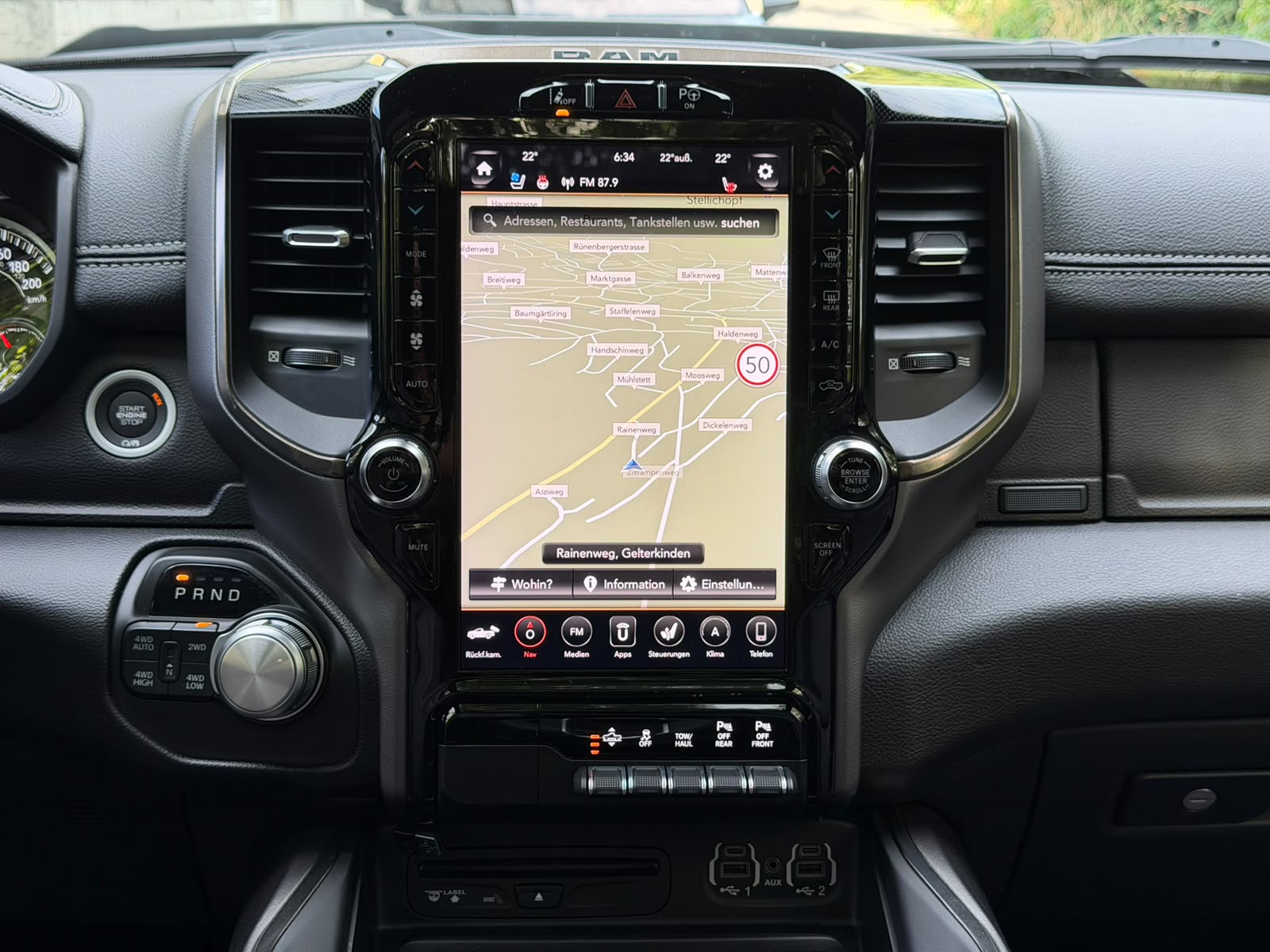 DODGE 1500 Crew Cab. 5.7 Hemi V8 Sport Black-image-25