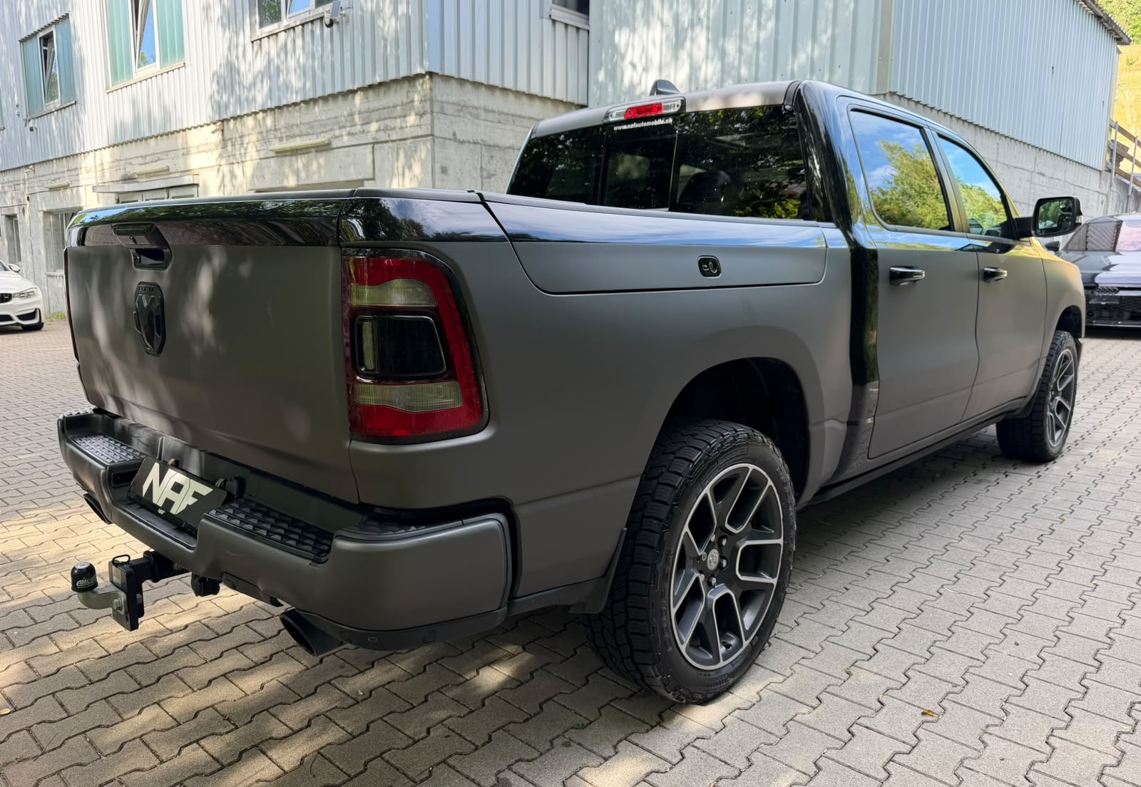 DODGE 1500 Crew Cab. 5.7 Hemi V8 Sport Black-image-6