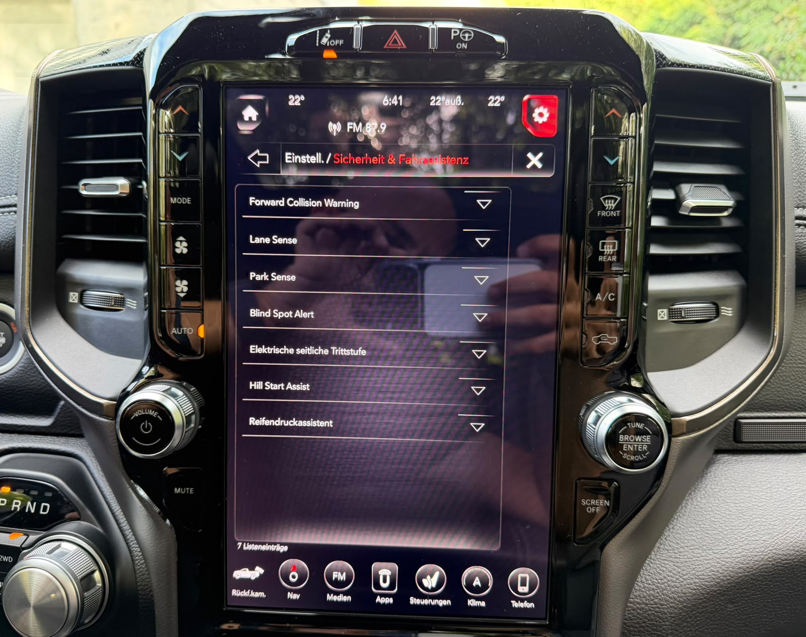 DODGE 1500 Crew Cab. 5.7 Hemi V8 Sport Black-image-28