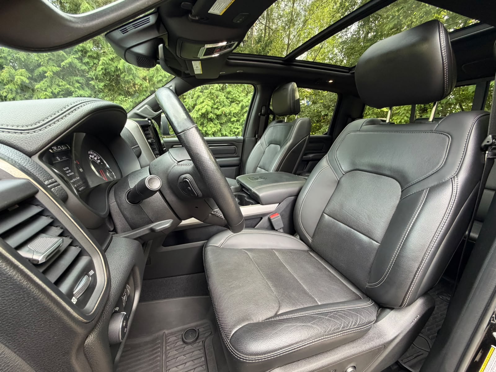 DODGE 1500 Crew Cab. 5.7 Hemi V8 Sport Black-image-12