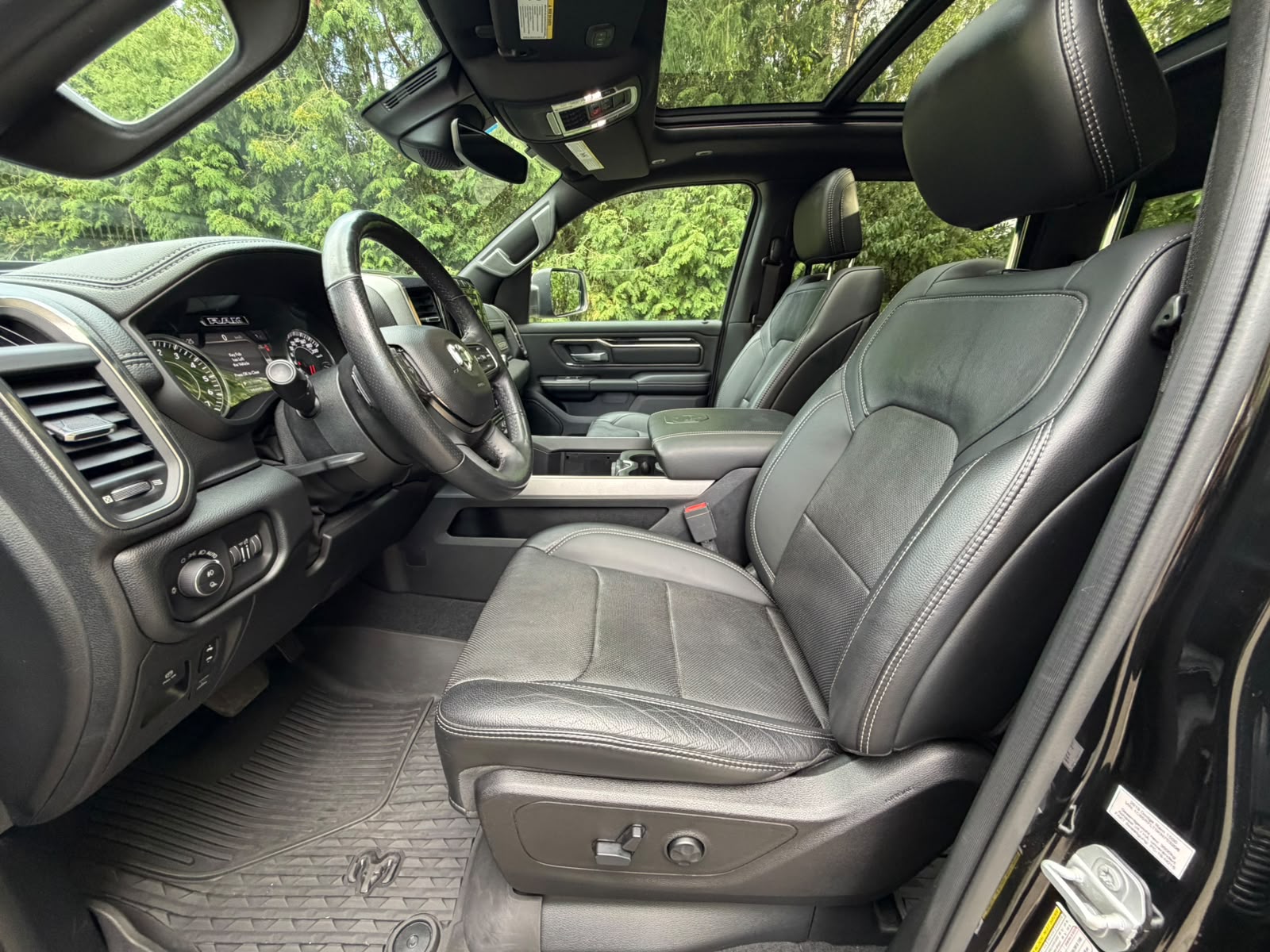 DODGE 1500 Crew Cab. 5.7 Hemi V8 Sport Black-image-11