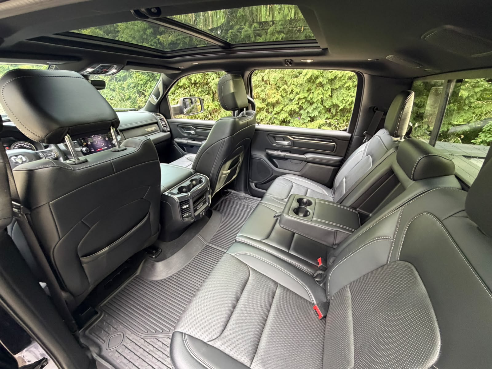 DODGE 1500 Crew Cab. 5.7 Hemi V8 Sport Black-image-15