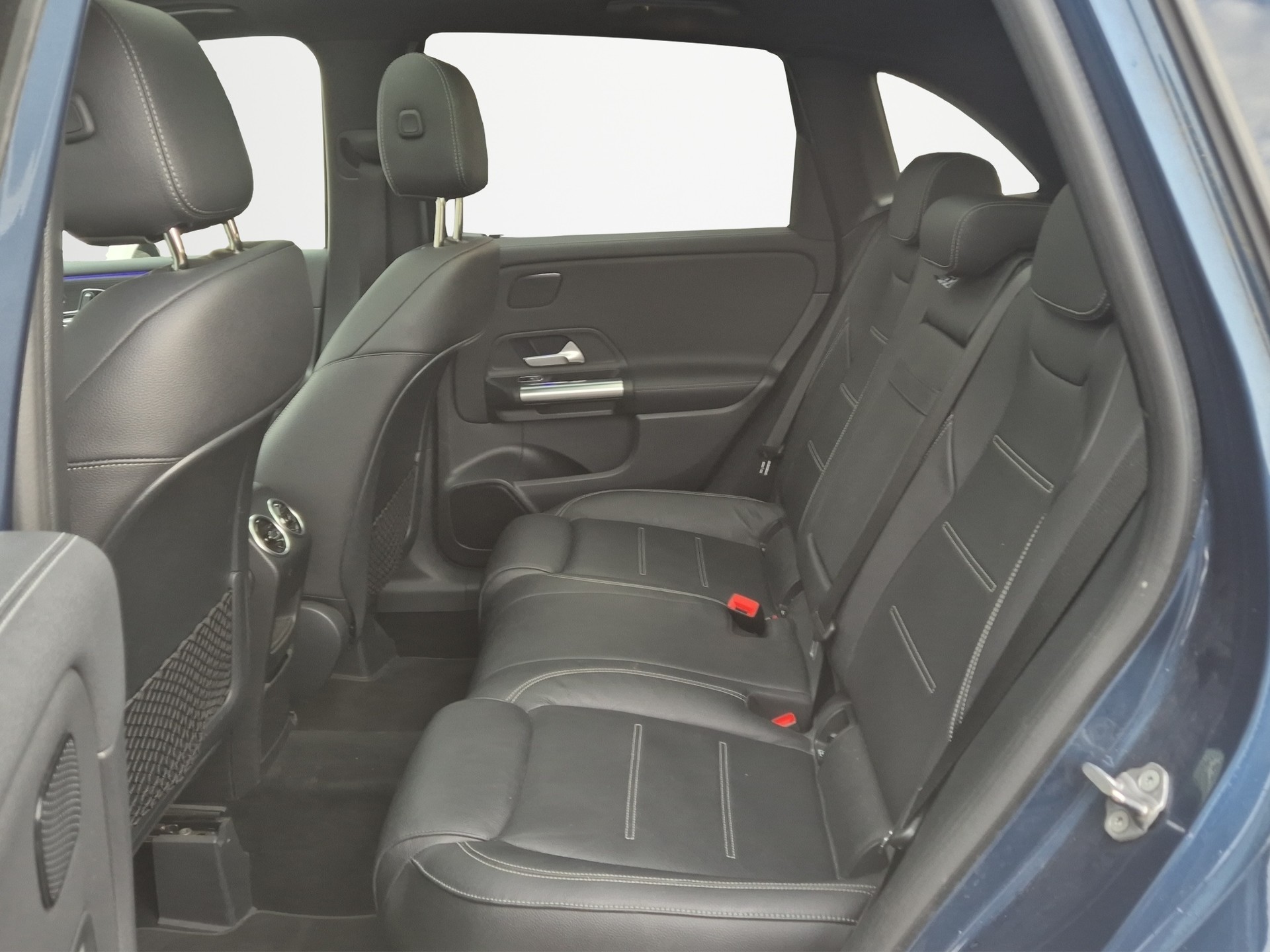 MERCEDES-BENZ B 220 d AMG Line 8G-DCT-image-7