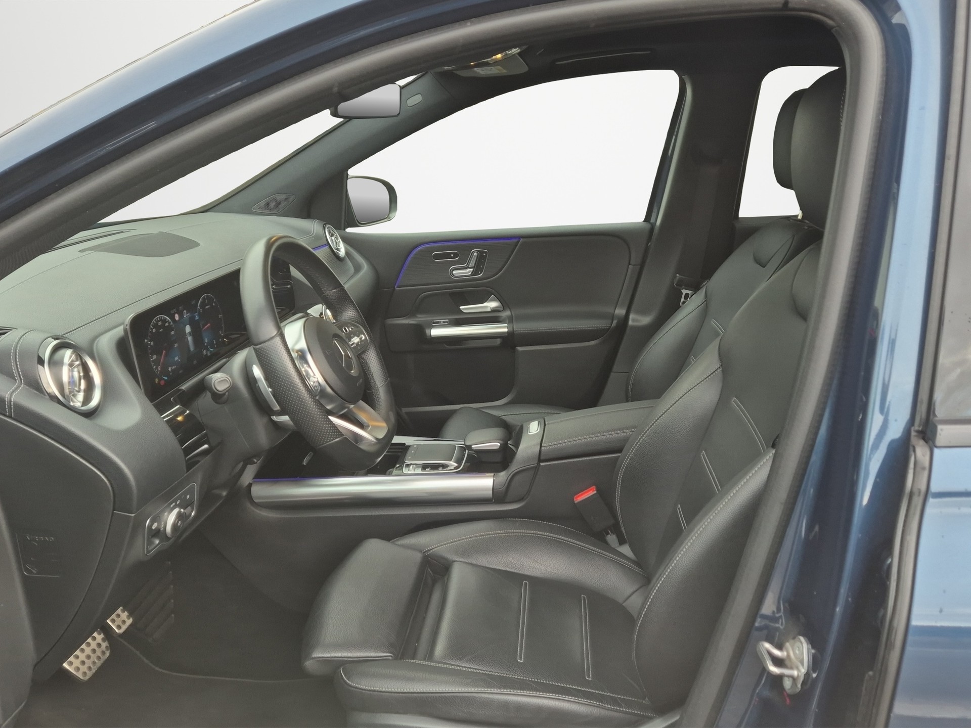 MERCEDES-BENZ B 220 d AMG Line 8G-DCT-image-10