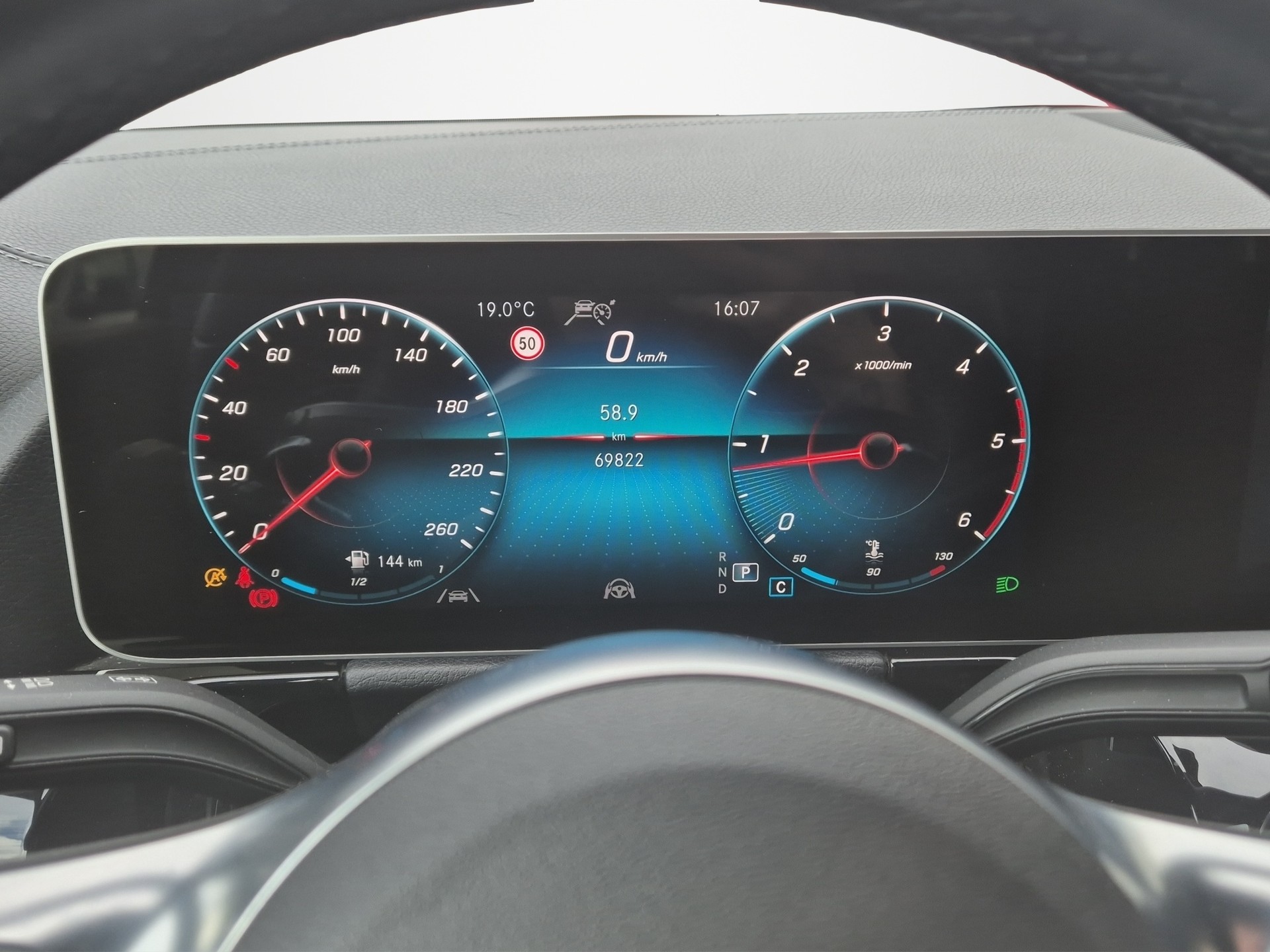 MERCEDES-BENZ B 220 d AMG Line 8G-DCT-image-9