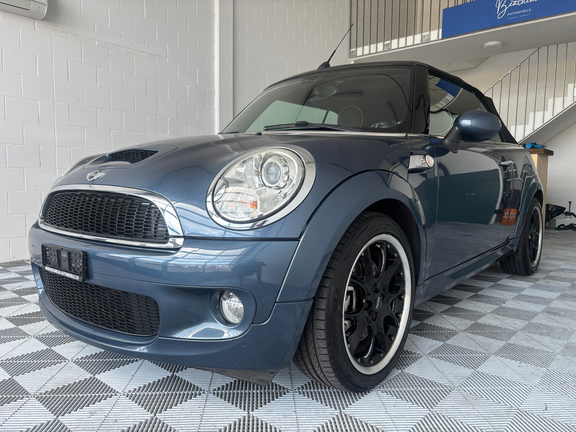 MINI Cooper S Cabriolet Steptronic-image-0