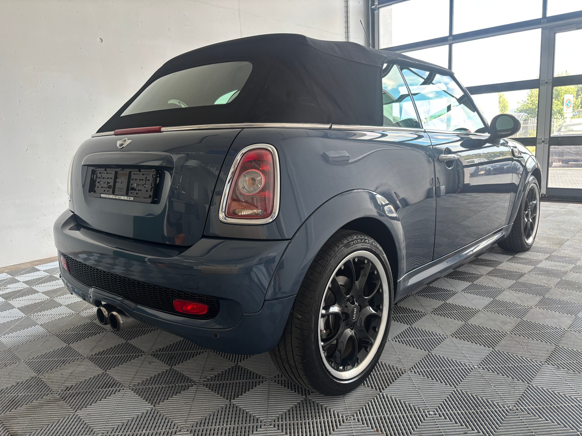 MINI Cooper S Cabriolet Steptronic-image-5