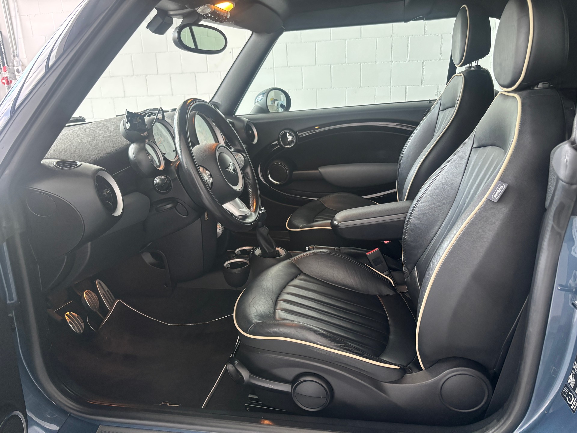 MINI Cooper S Cabriolet Steptronic-image-9