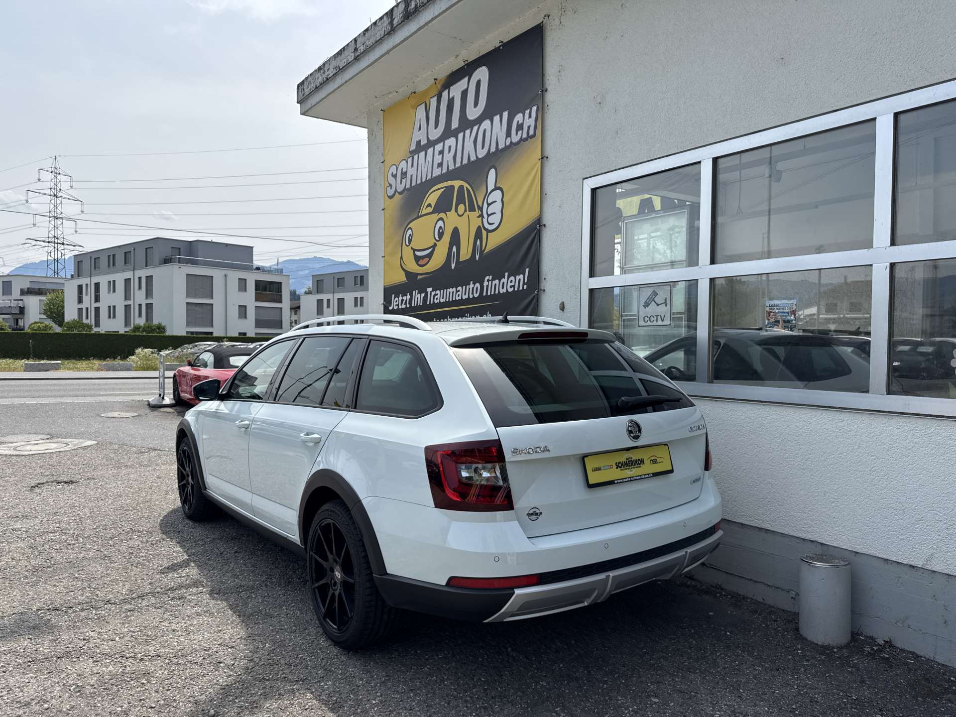 SKODA Octavia Combi 2.0 TDI Scout 4x4 DSG-Automat-image-2