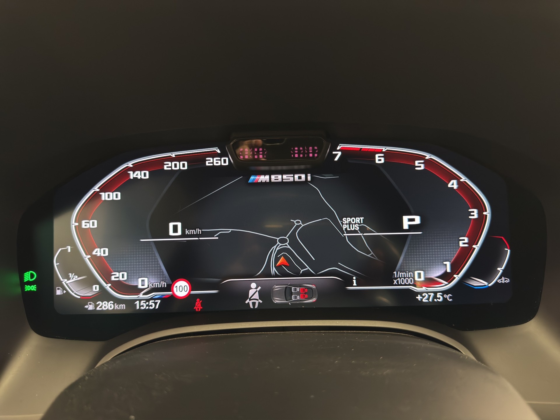 BMW M850i xDrive Cabriolet-image-11