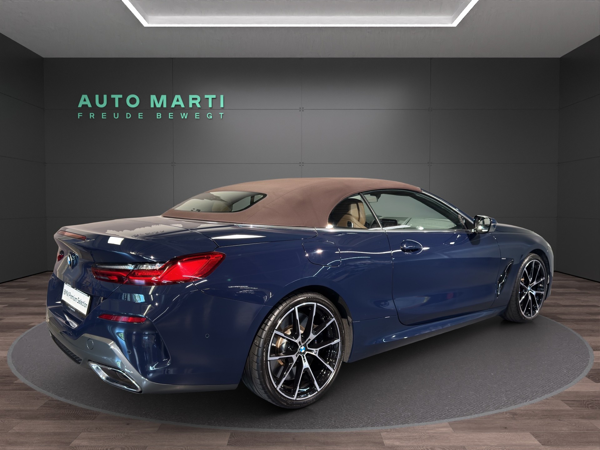 BMW M850i xDrive Cabriolet-showroom-element-3