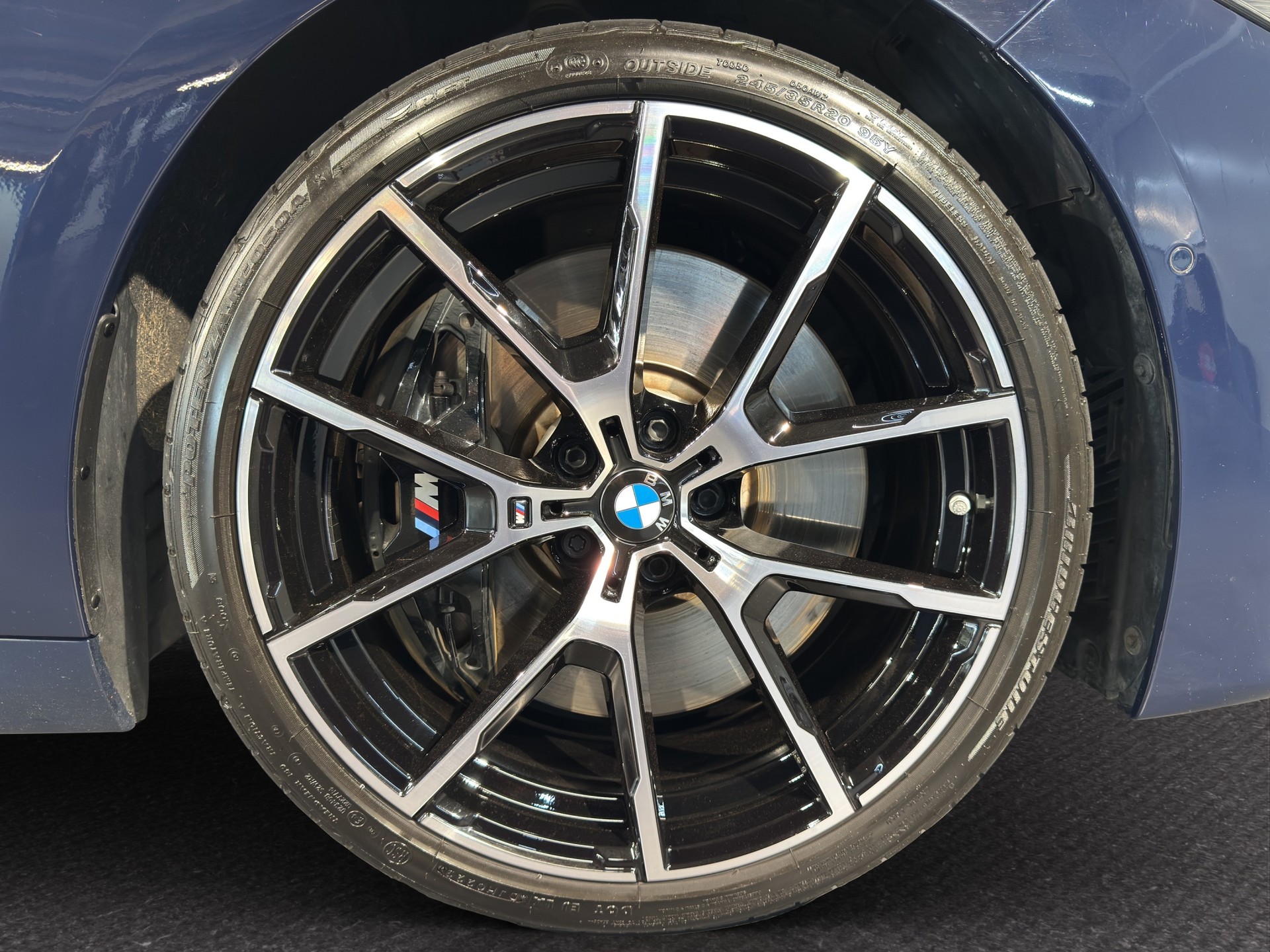 BMW M850i xDrive Cabriolet-image-13