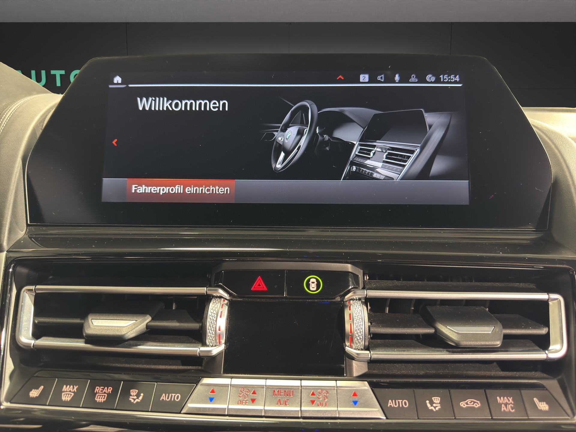 BMW M850i xDrive Cabriolet-image-8