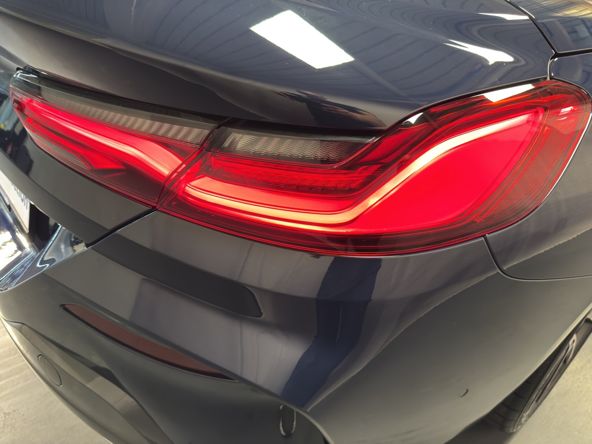 BMW M850i xDrive Cabriolet-image-5