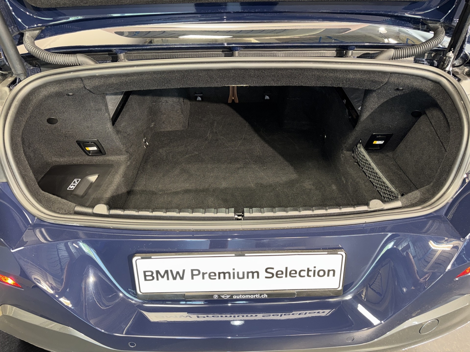 BMW M850i xDrive Cabriolet-image-14