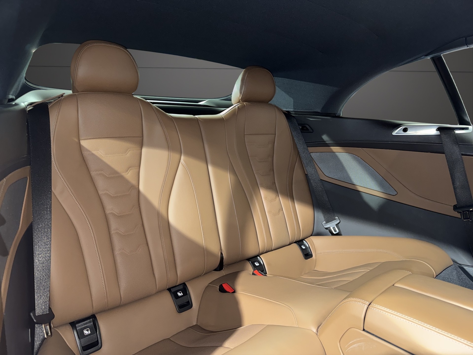 BMW M850i xDrive Cabriolet-image-15